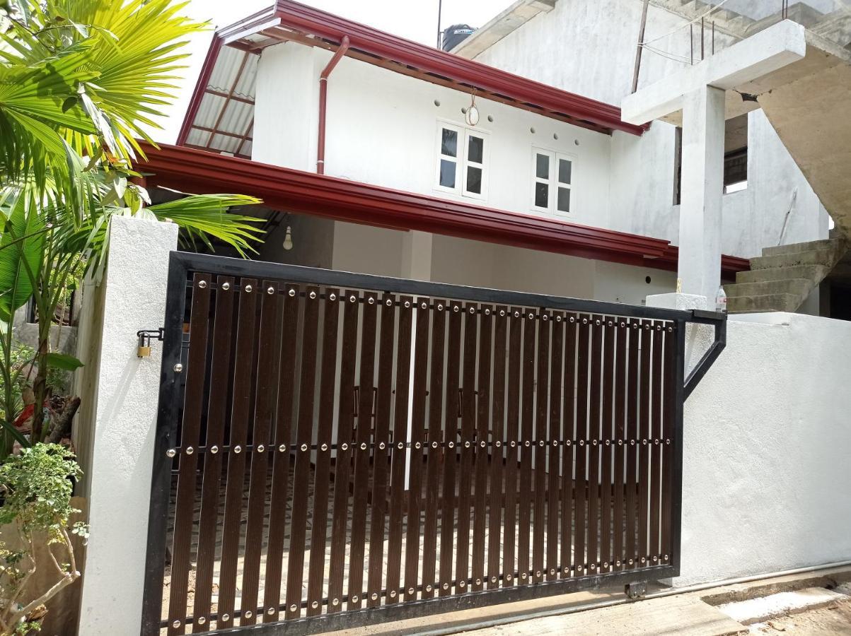 Surf & Salt Apartment Weligama Exterior foto