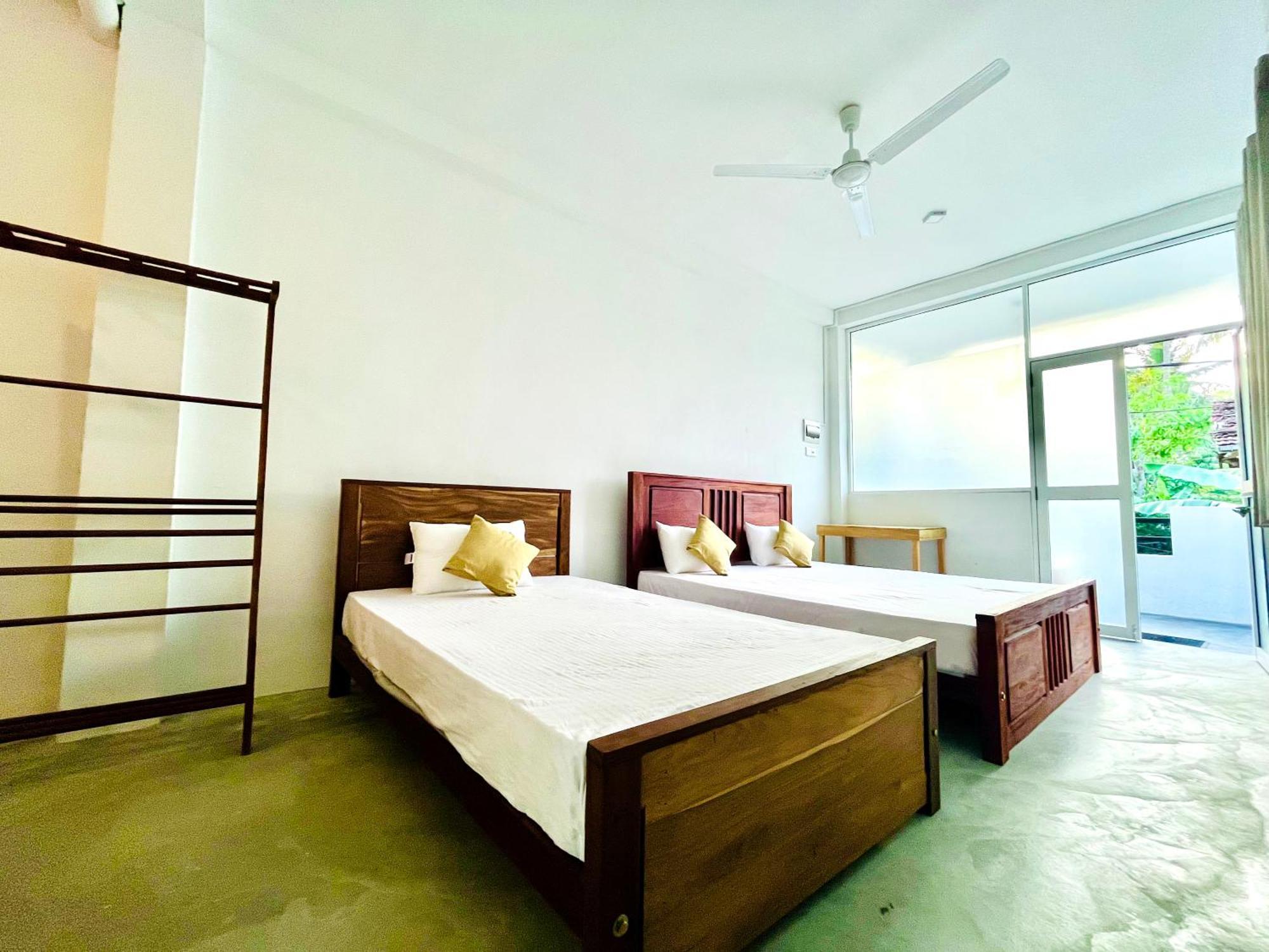 Surf & Salt Apartment Weligama Exterior foto
