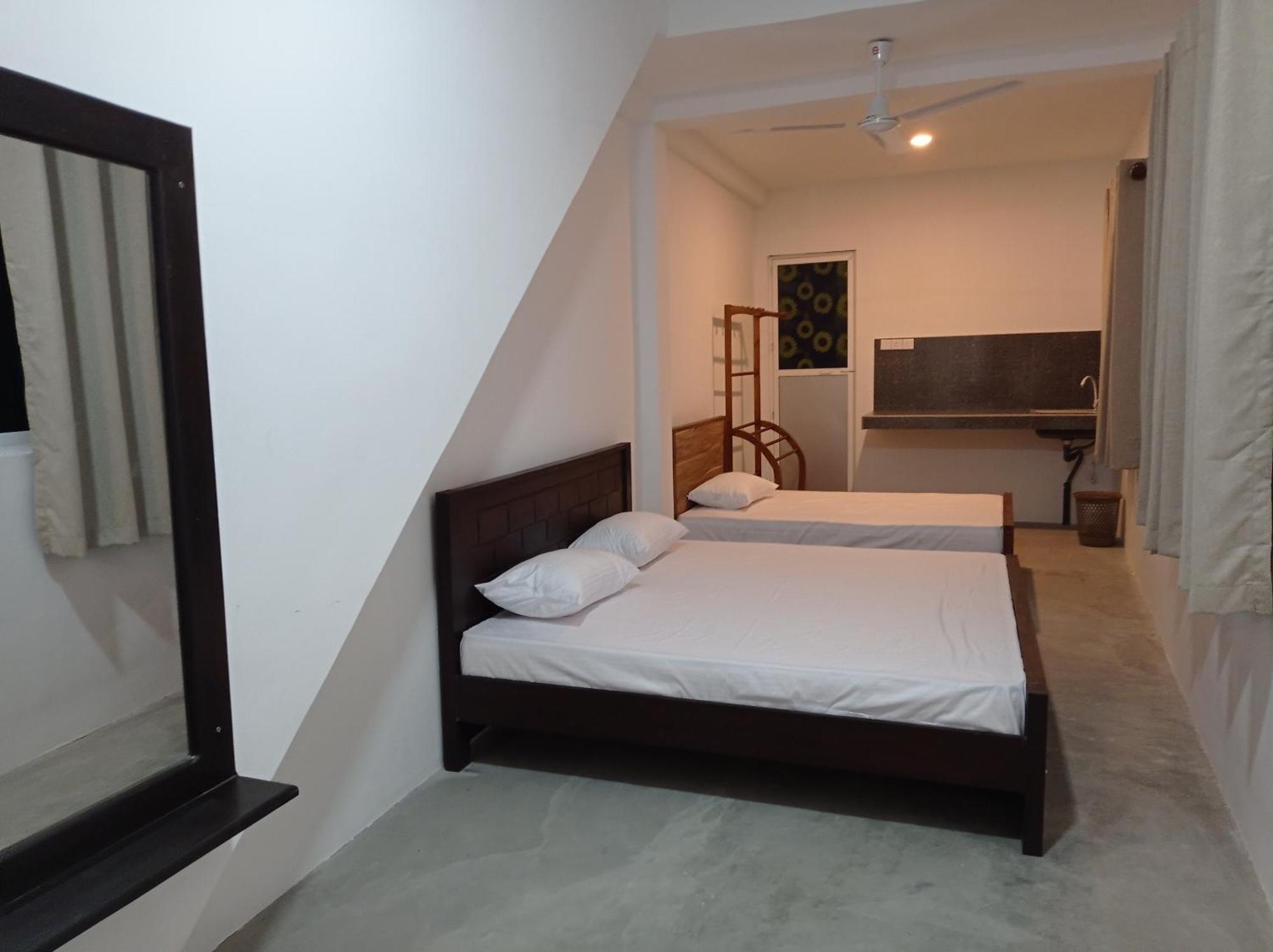 Surf & Salt Apartment Weligama Exterior foto